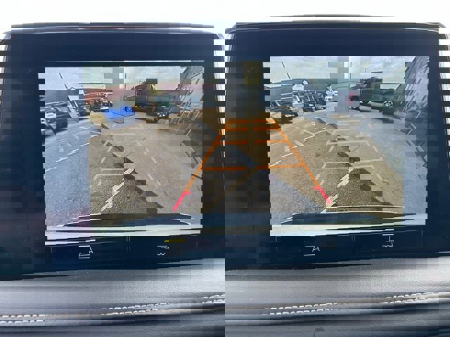 Used 2023 Chevrolet Suburban Premier image 11