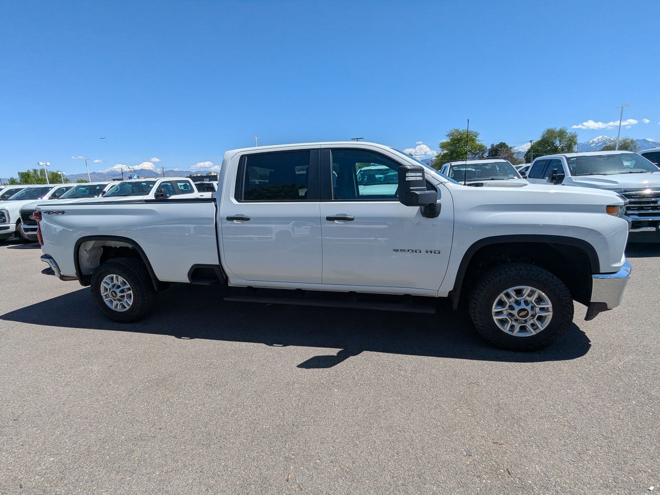 Used 2021 Chevrolet Silverado 2500 W/T w/ WT Convenience Package AWD/4WD image 2