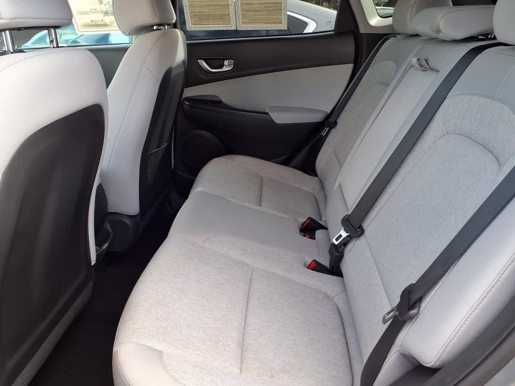 Used 2023 Hyundai Kona SE image 10