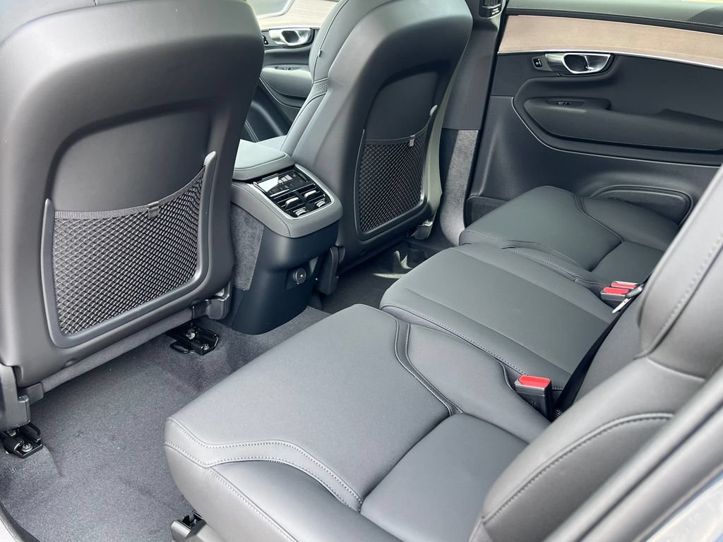 New 2026 Volvo XC90 B5 Core w/ Protection Package Premier AWD/4WD image 32