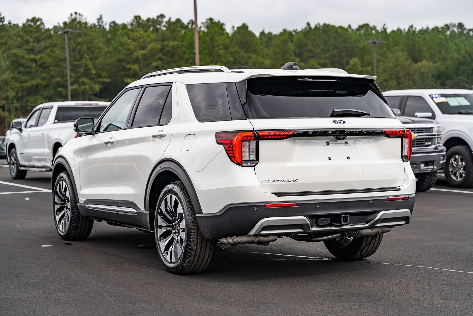 New 2027 Ford Explorer Platinum w/ LUX Leather Package AWD/4WD image 3