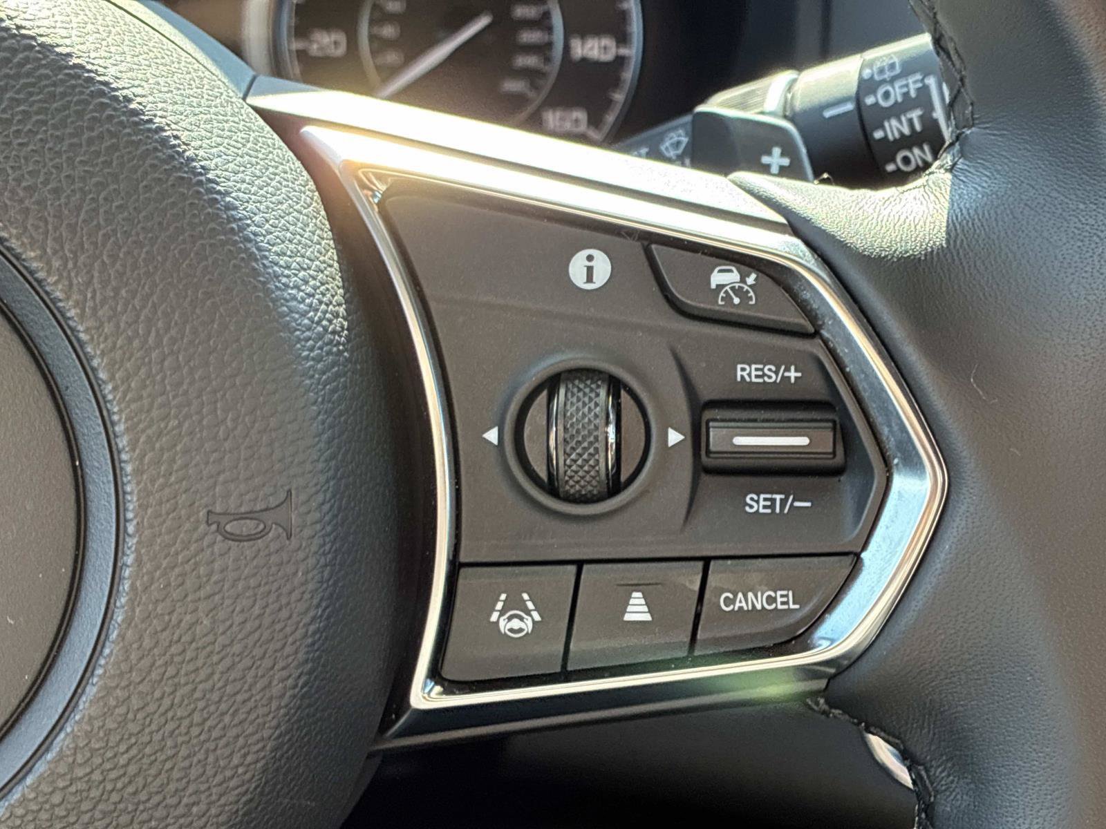 Used 2025 Acura RDX SH-AWD image 28