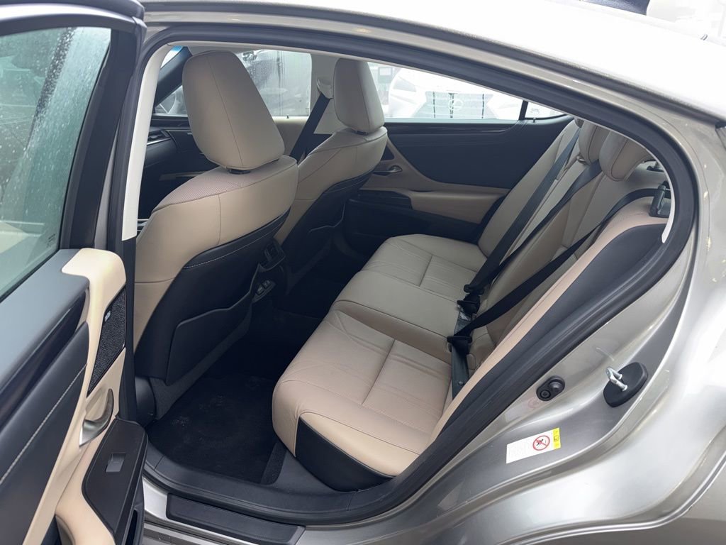 Used 2019 Lexus ES 350 Luxury image 15
