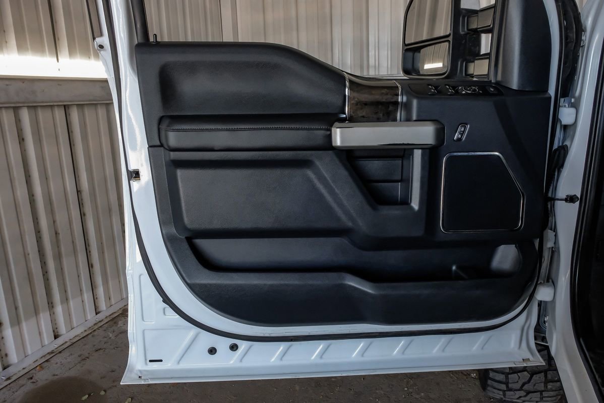 Used 2022 Ford F350 Lariat image 43