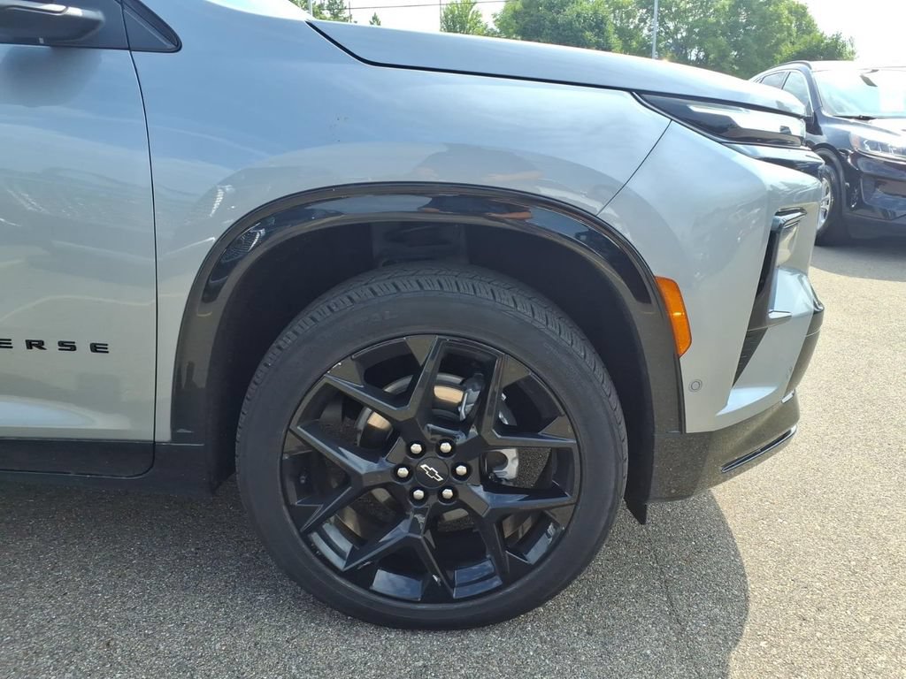 Used 2024 Chevrolet Traverse RS w/ LPO, Floor Liner Package AWD/4WD image 27