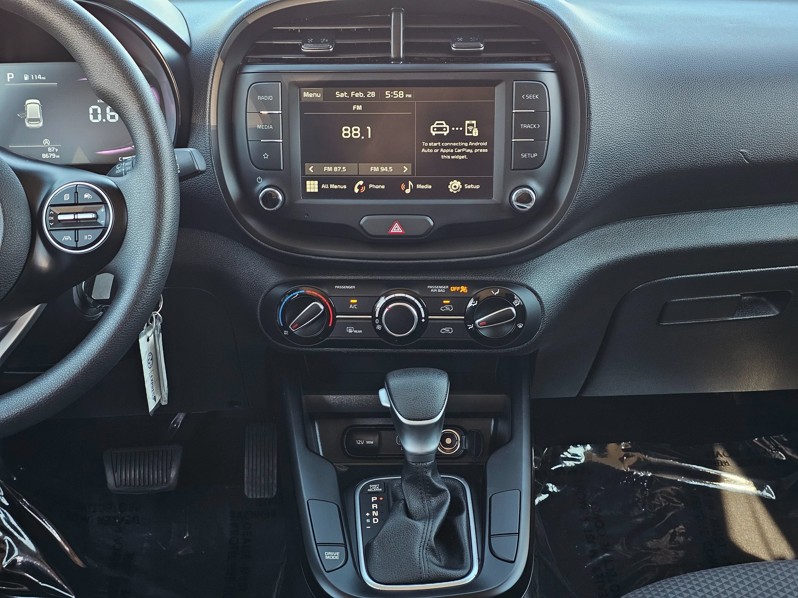 Used 2025 Kia Soul LX w/ LX Technology Package FWD image 24