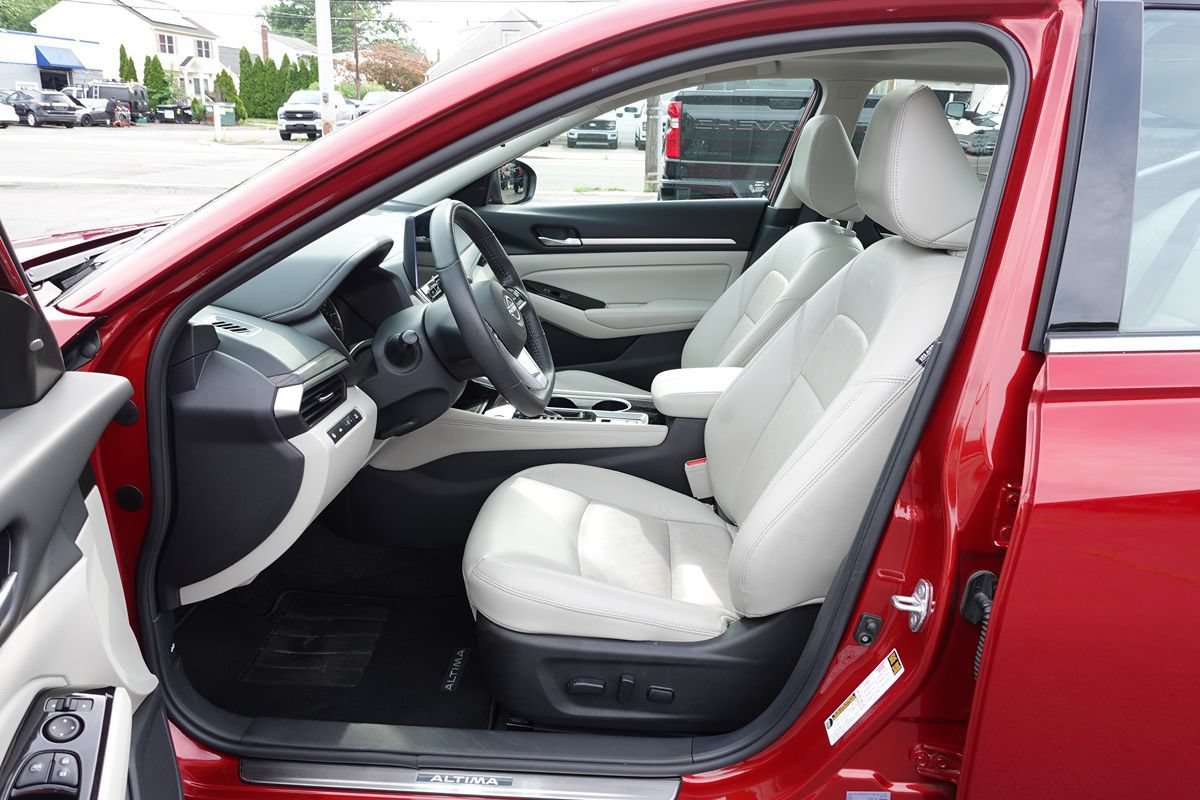 Used 2024 Nissan Altima 2.5 SL AWD/4WD image 17