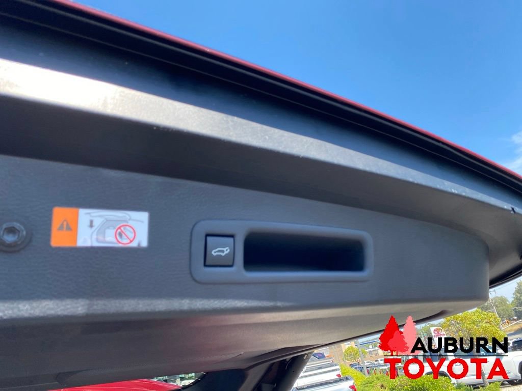 New 2026 Toyota Sienna LE FWD image 14