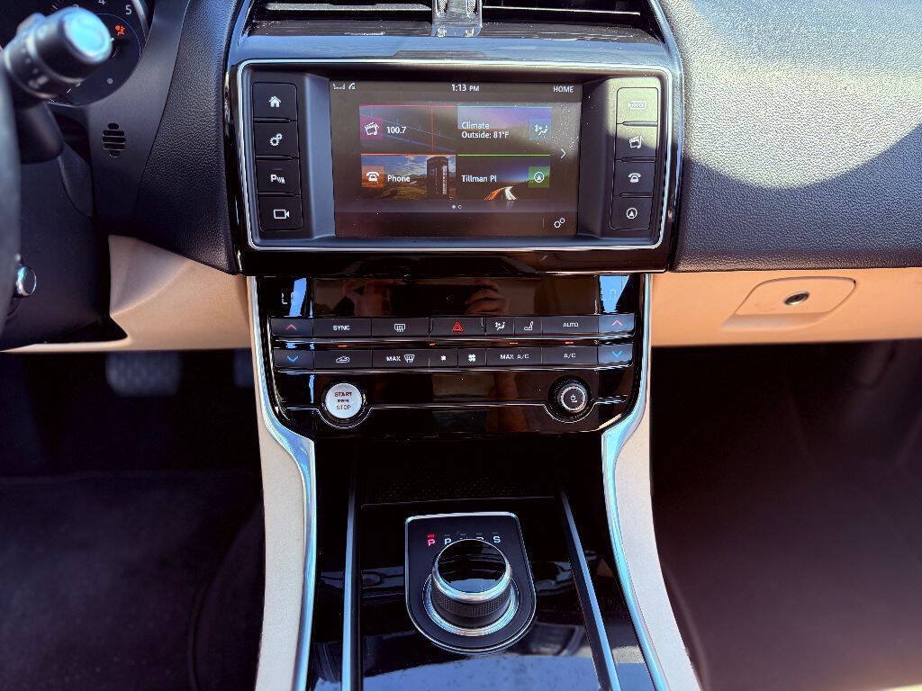Used 2017 Jaguar XE Prestige AWD/4WD image 43