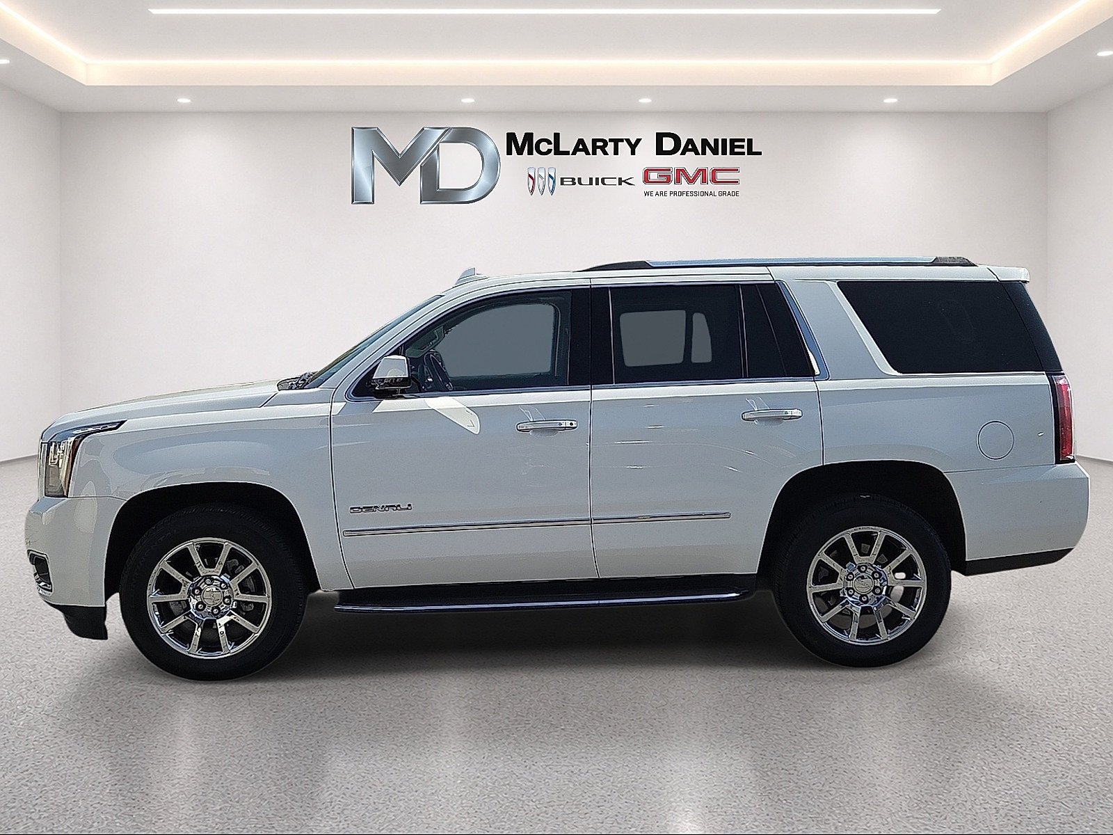 Certified 2017 GMC Yukon Denali AWD/4WD image 2