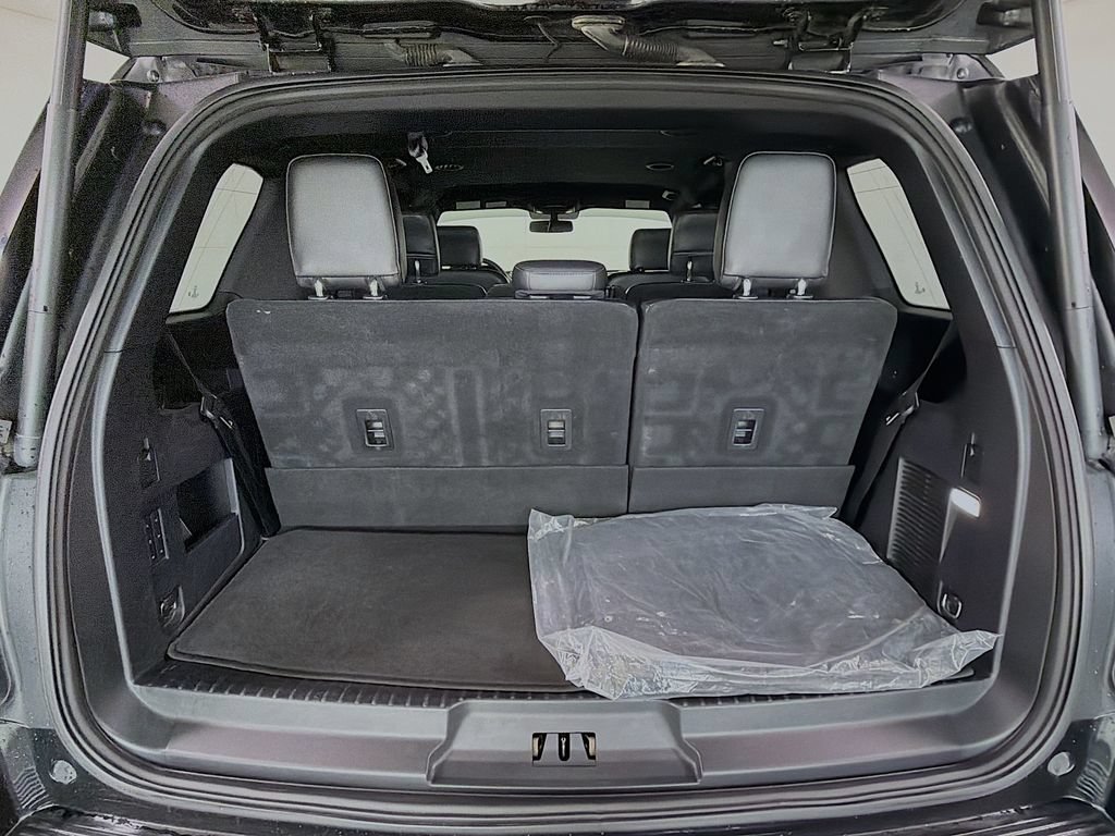 Used 2019 Ford Expedition XLT w/ Equipment Group 202A AWD/4WD image 28