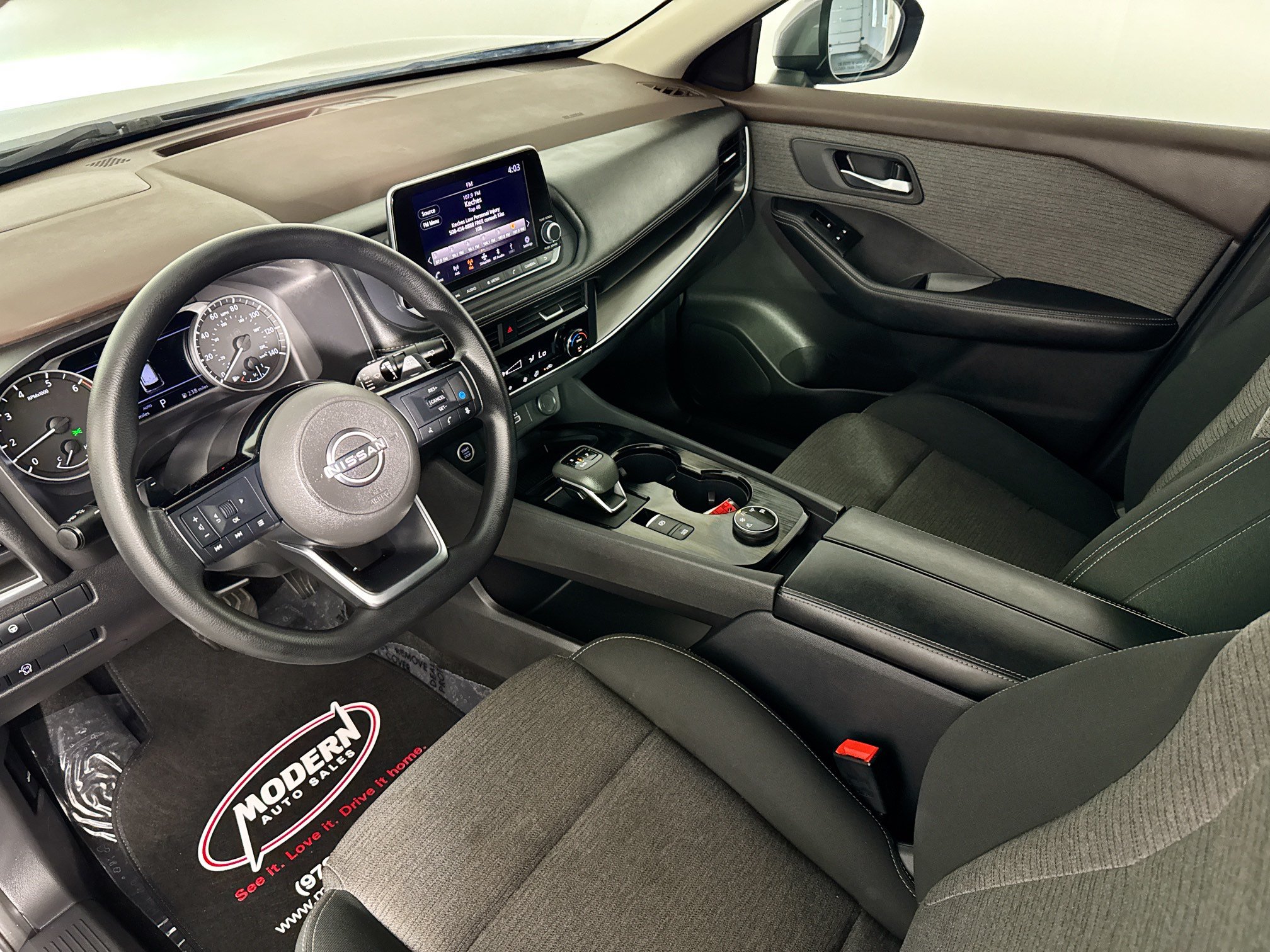 Used 2023 Nissan Rogue SV AWD/4WD image 19