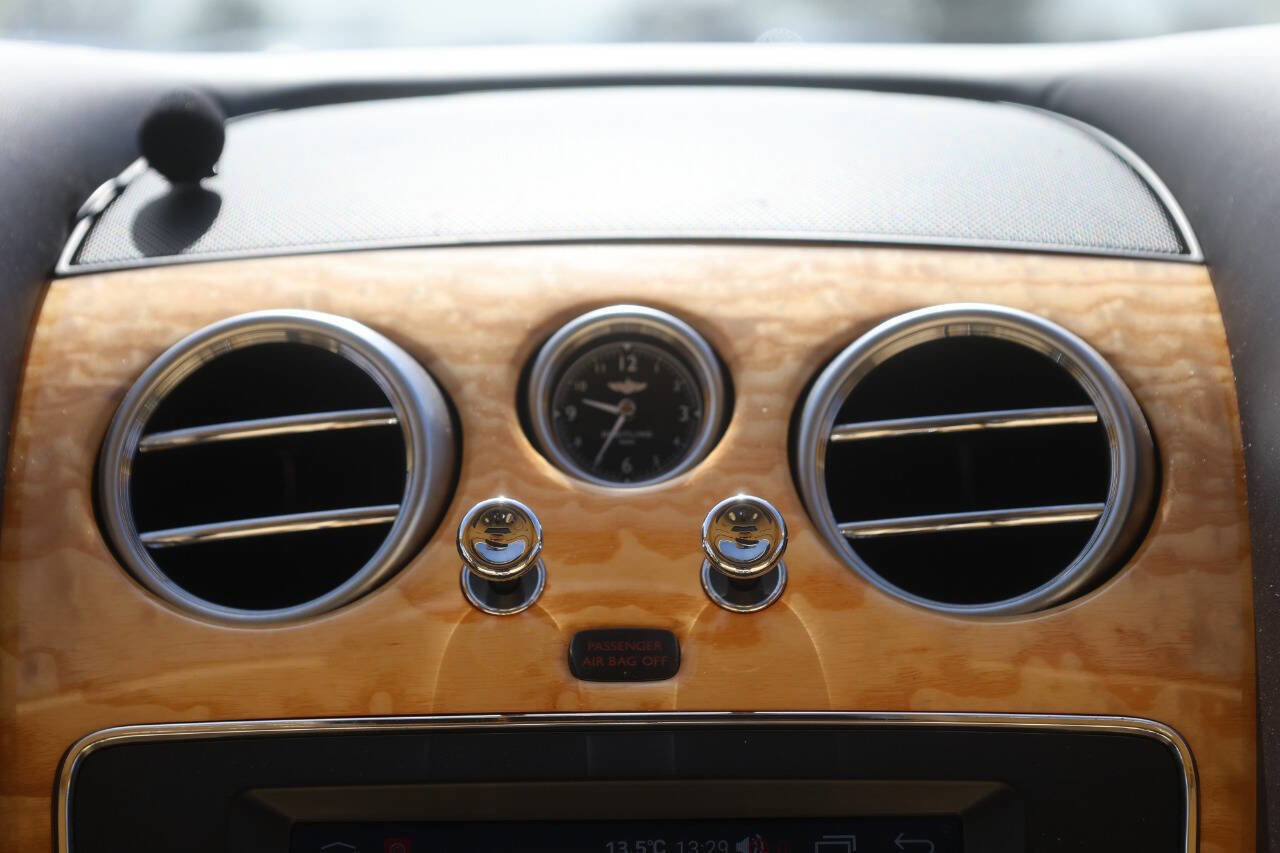 Used 2016 Bentley Flying Spur W12 image 19