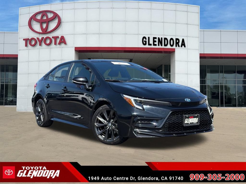 Certified 2024 Toyota Corolla SE w/ SE Package FWD image 1