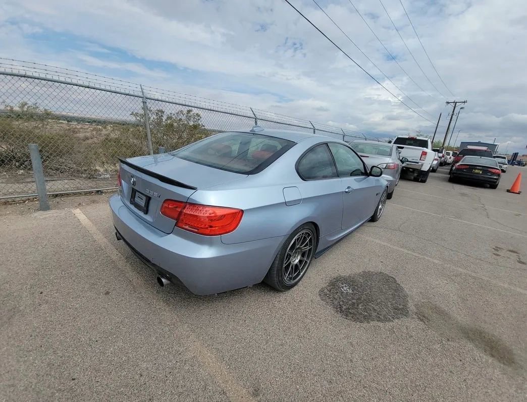 Used 2011 BMW 335i Coupe w/ M Sport Pkg image 2
