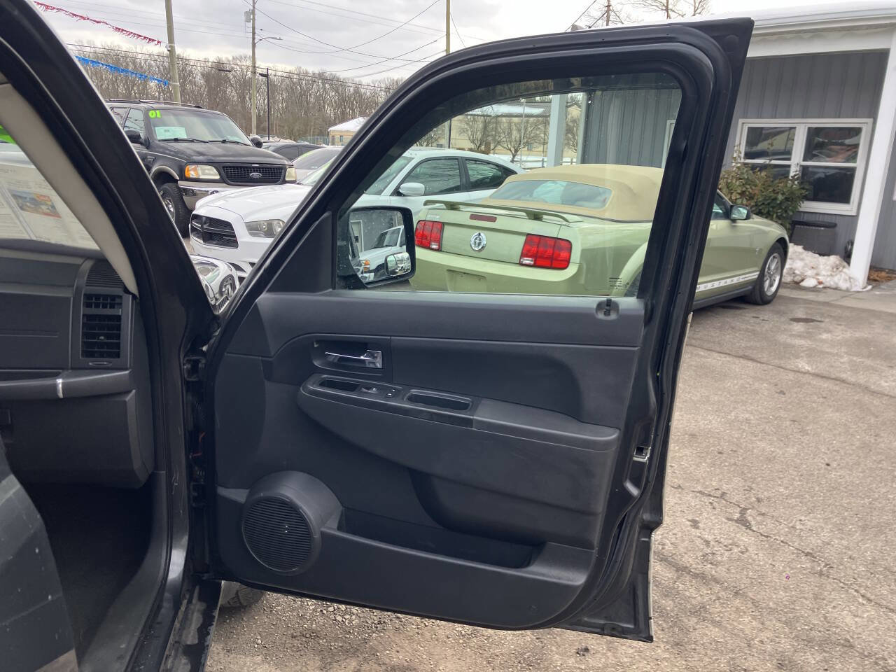 Used 2011 Jeep Liberty Sport image 19