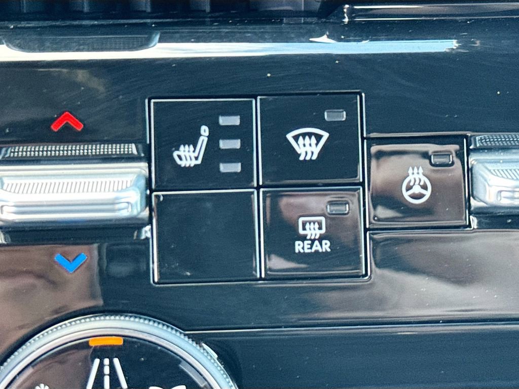 Used 2025 Nissan Armada SL w/ Captain's Chari Seat Package image 20