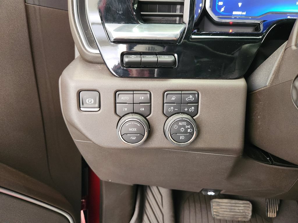 Used 2025 Chevrolet Silverado 1500 LTZ w/ Technology Package AWD/4WD image 21