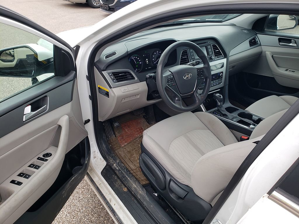 Used 2016 Hyundai Sonata SE image 6