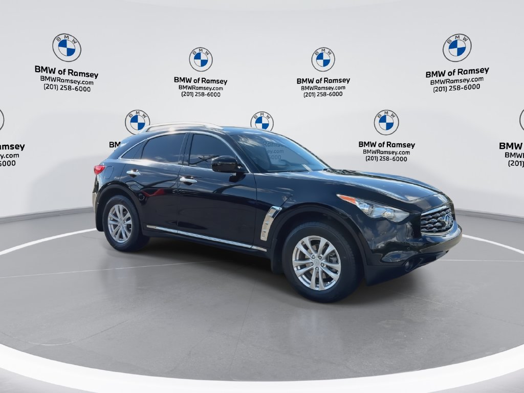 Used 2011 INFINITI FX35 AWD w/ Premium Pkg image 2