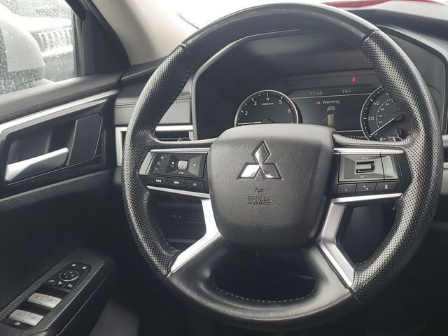 Used 2024 Mitsubishi Outlander SE image 29