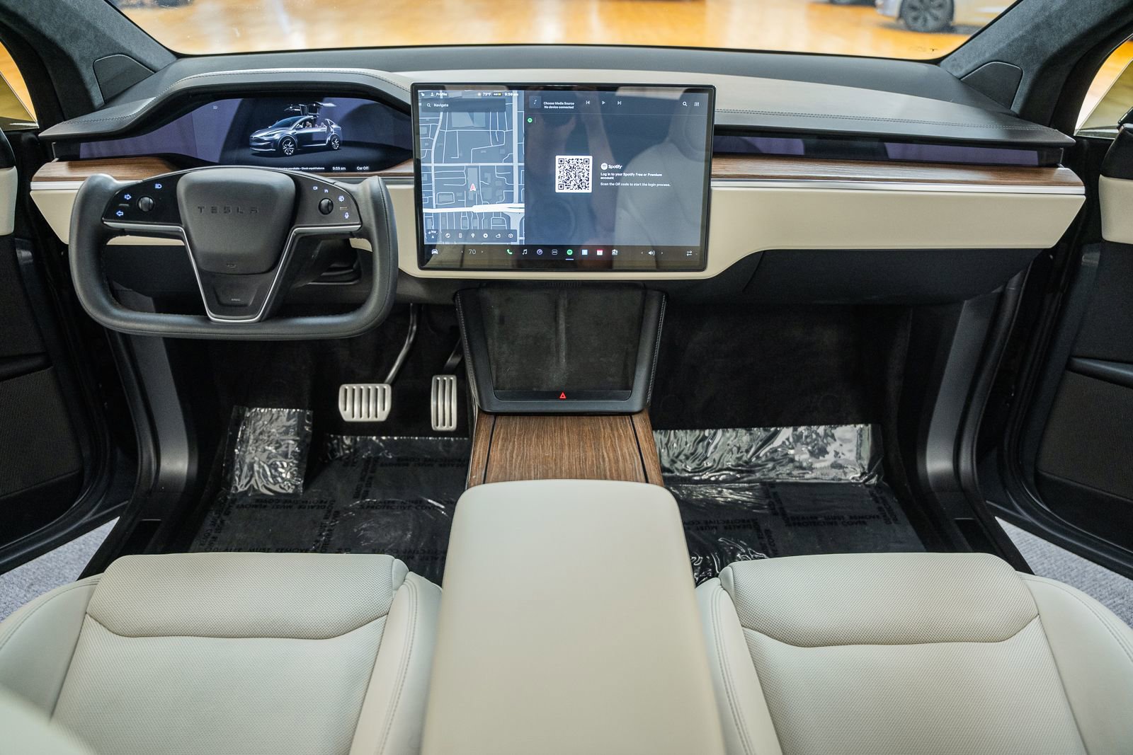 Used 2022 Tesla Model X image 25