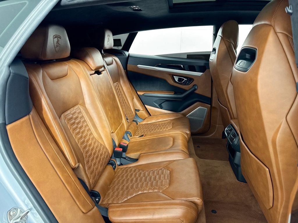 Used 2020 Lamborghini Urus image 35