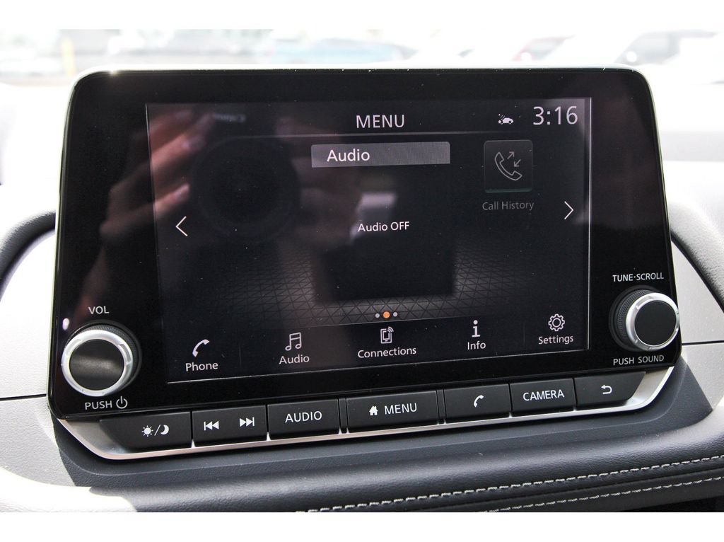 Used 2024 Nissan Rogue SV AWD/4WD image 11