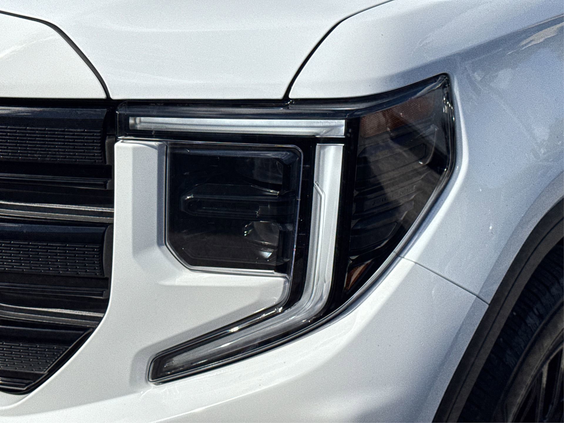 Used 2024 GMC Sierra 1500 Elevation w/ LPO, Elevation Black Package image 16