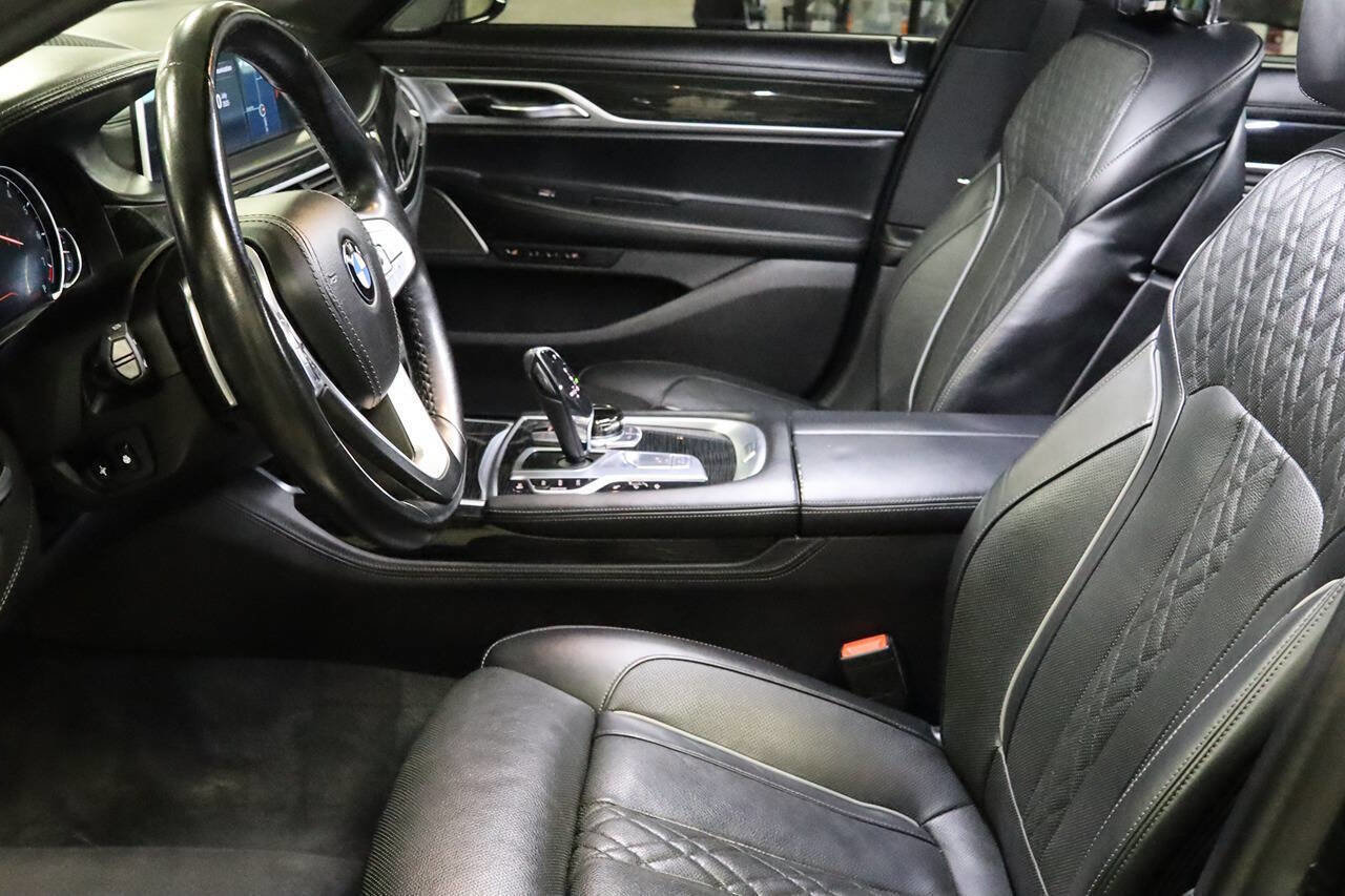 Used 2019 BMW 750i xDrive image 10