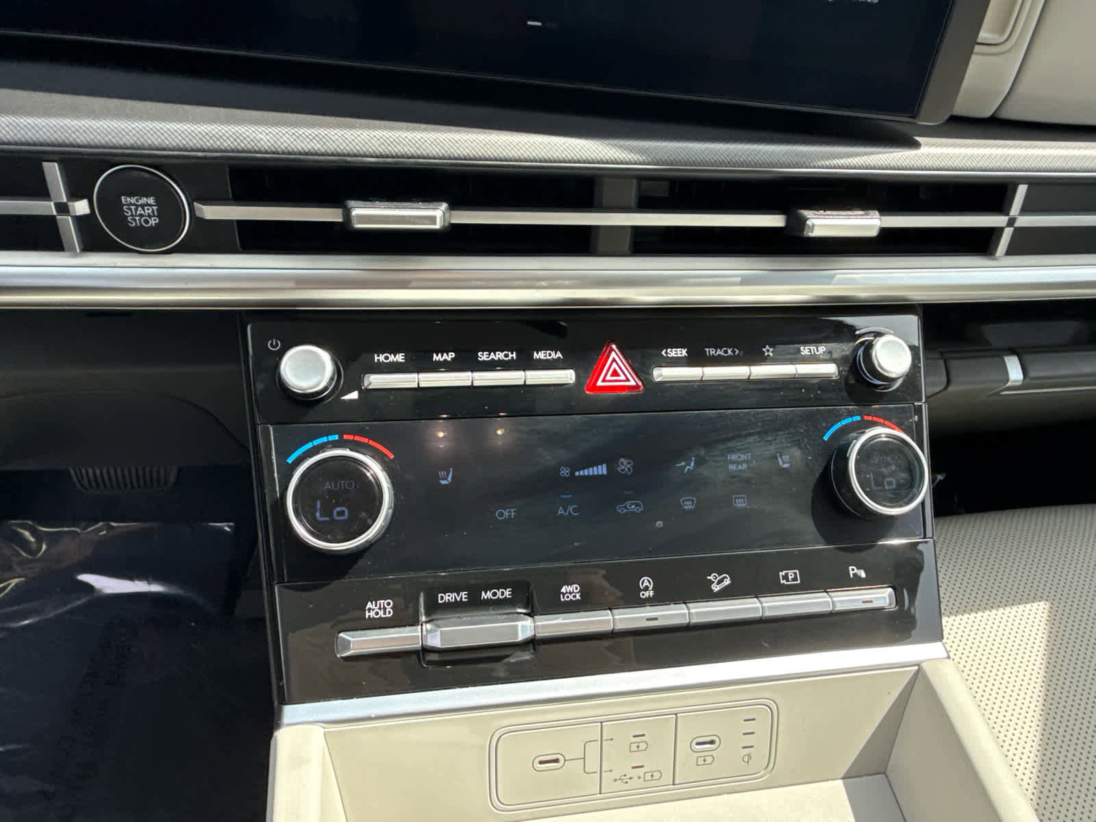 Used 2024 Hyundai Santa Fe SEL AWD/4WD image 28