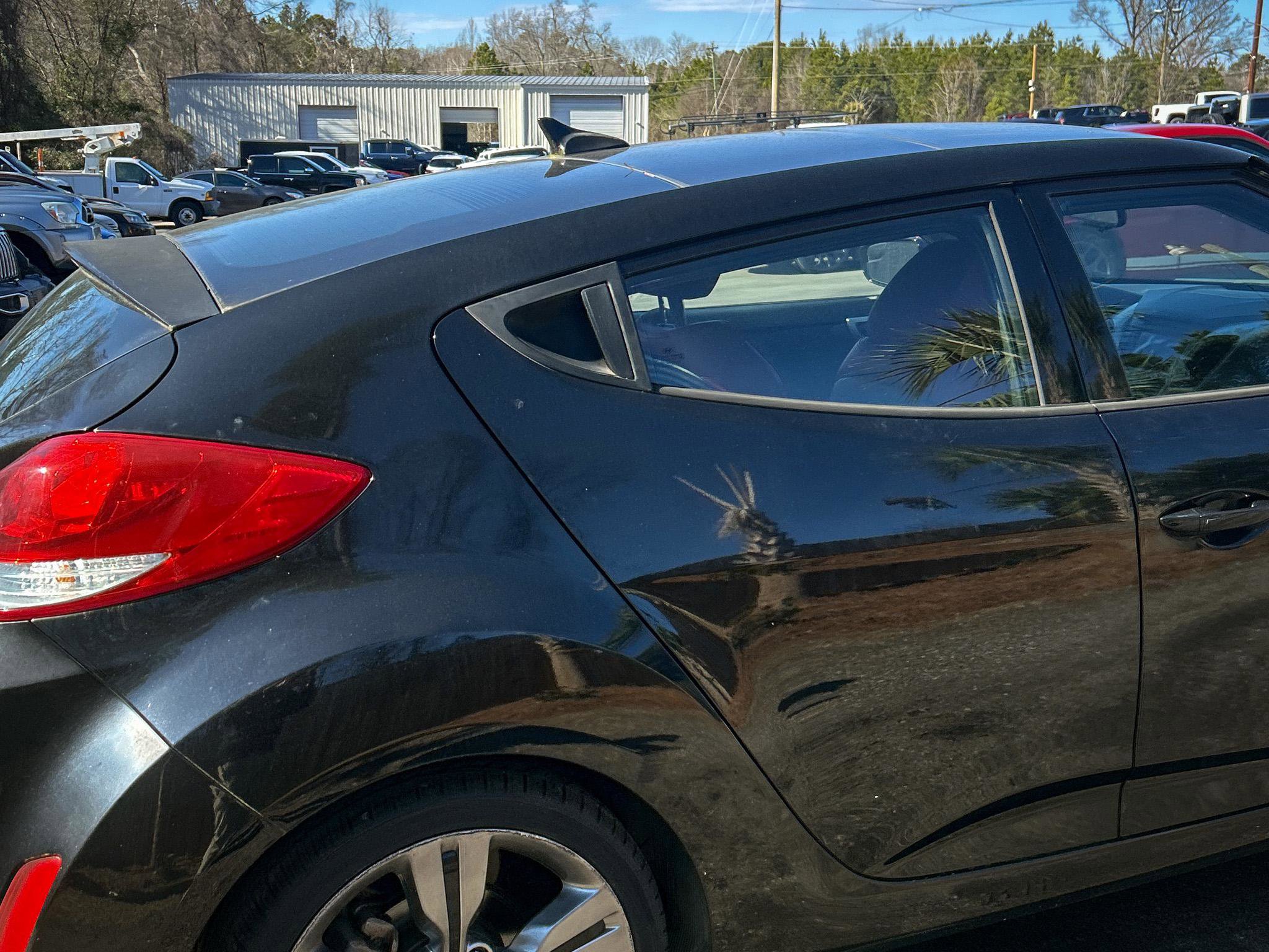 Used 2014 Hyundai Veloster w/ Technology Package 03 image 12