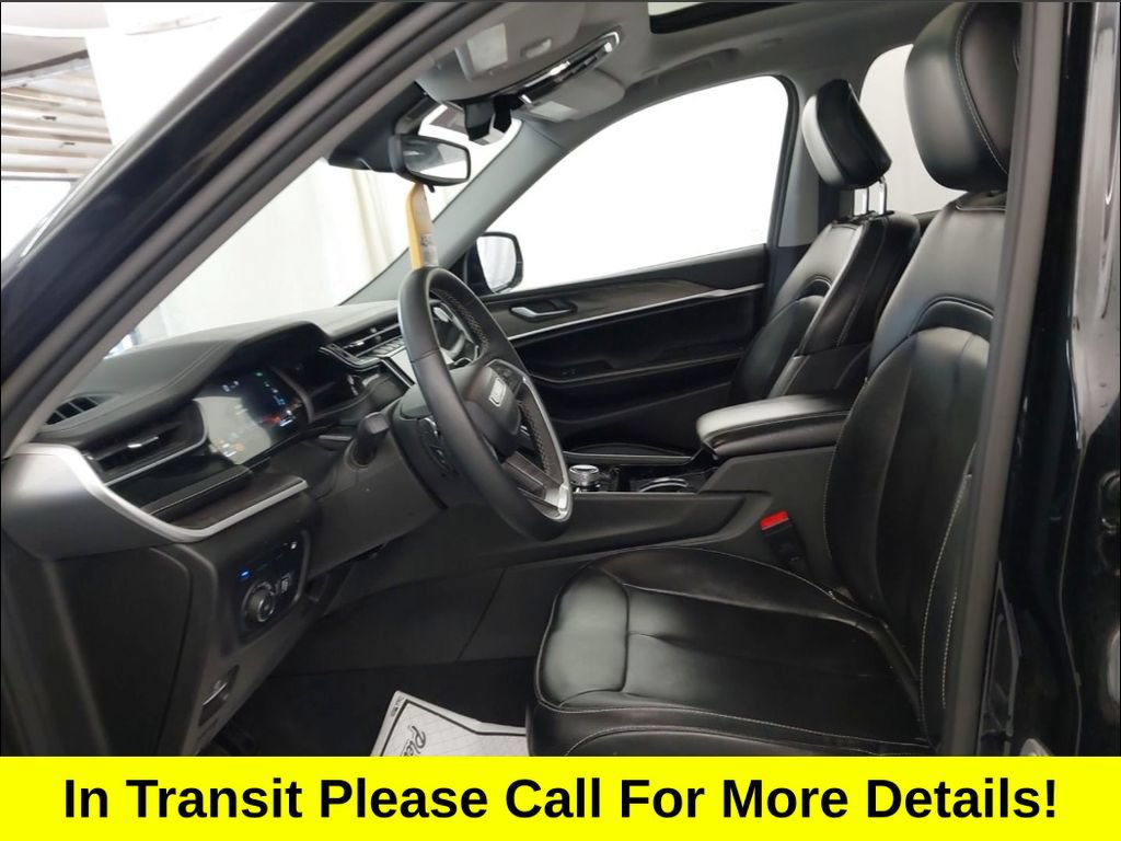 Used 2023 Jeep Grand Cherokee 4WD 4xe image 3