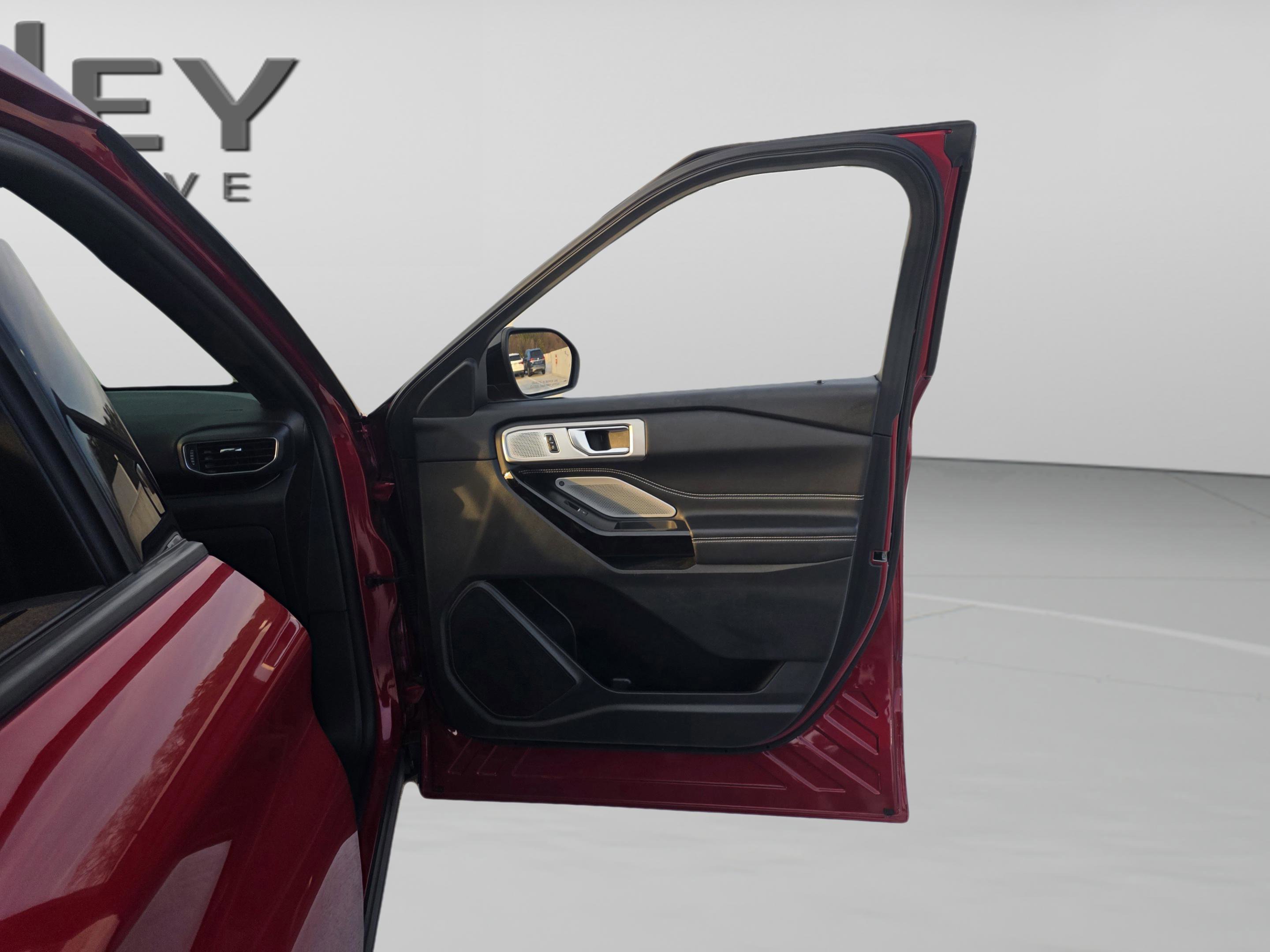 Used 2023 Ford Explorer ST w/ Equipment Group 401A image 28