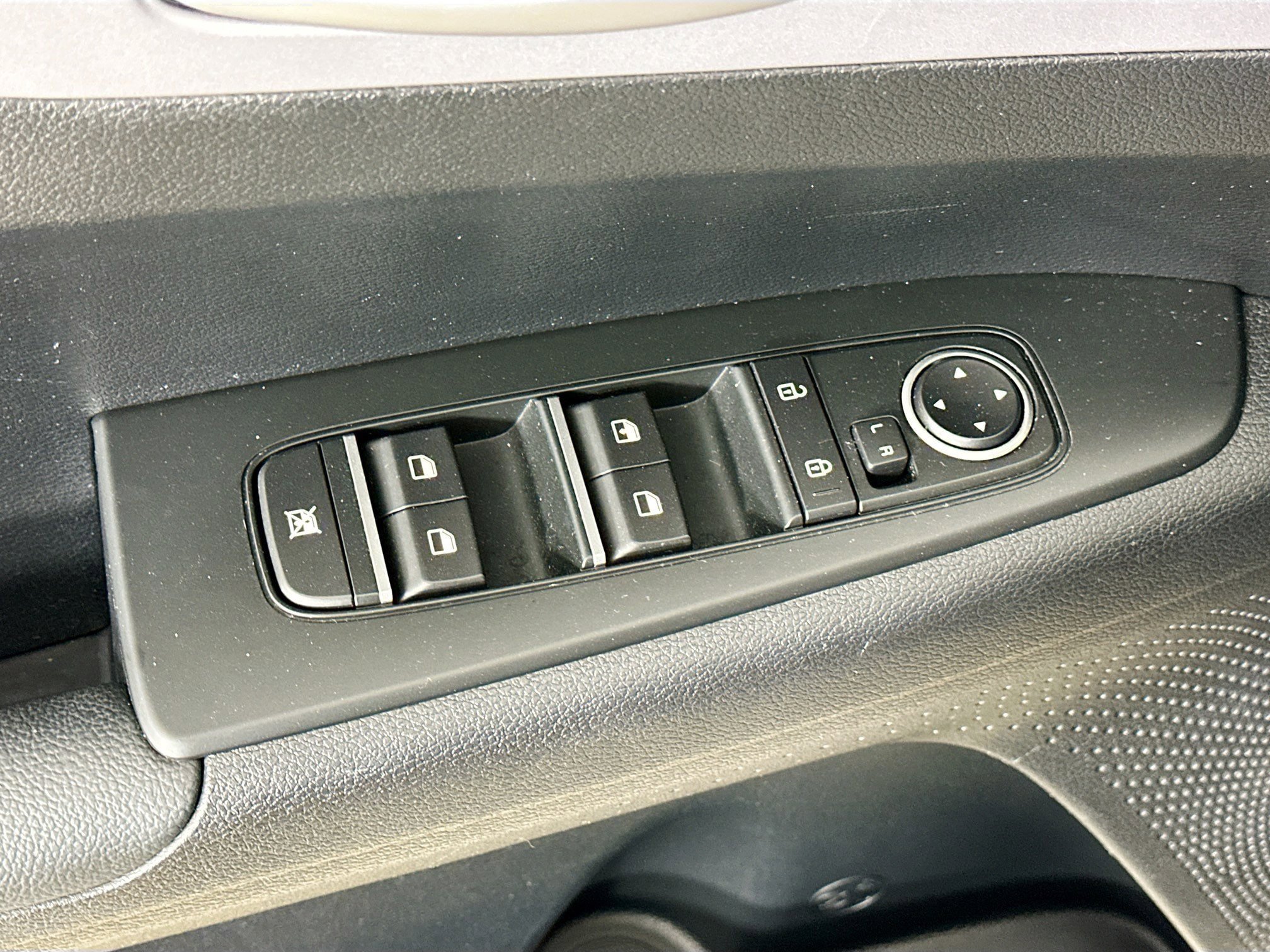 Used 2024 Kia Forte LXS w/ LXS Technology Package FWD image 21