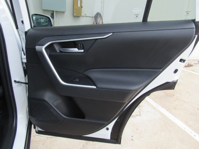 Used 2025 Toyota RAV4 XLE image 22