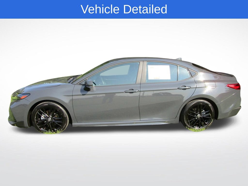 Used 2025 Toyota Camry SE FWD image 3