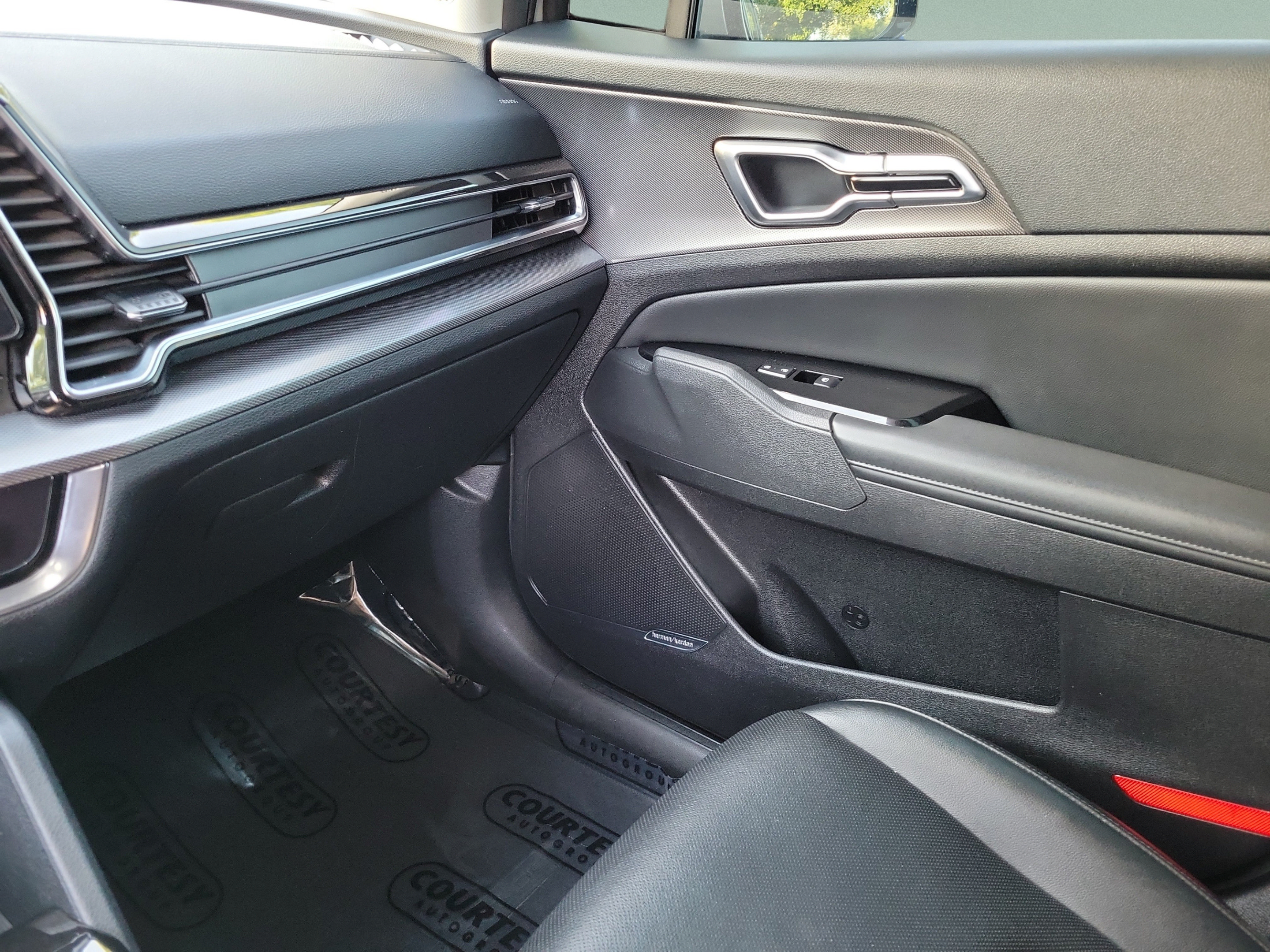 Used 2023 Kia Sportage SX FWD image 24