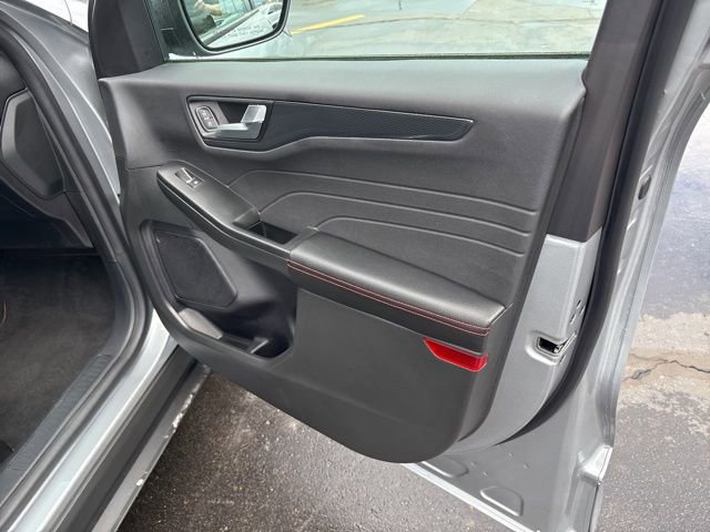 Used 2023 Ford Escape ST-Line w/ Tech Pack #1 AWD/4WD image 7