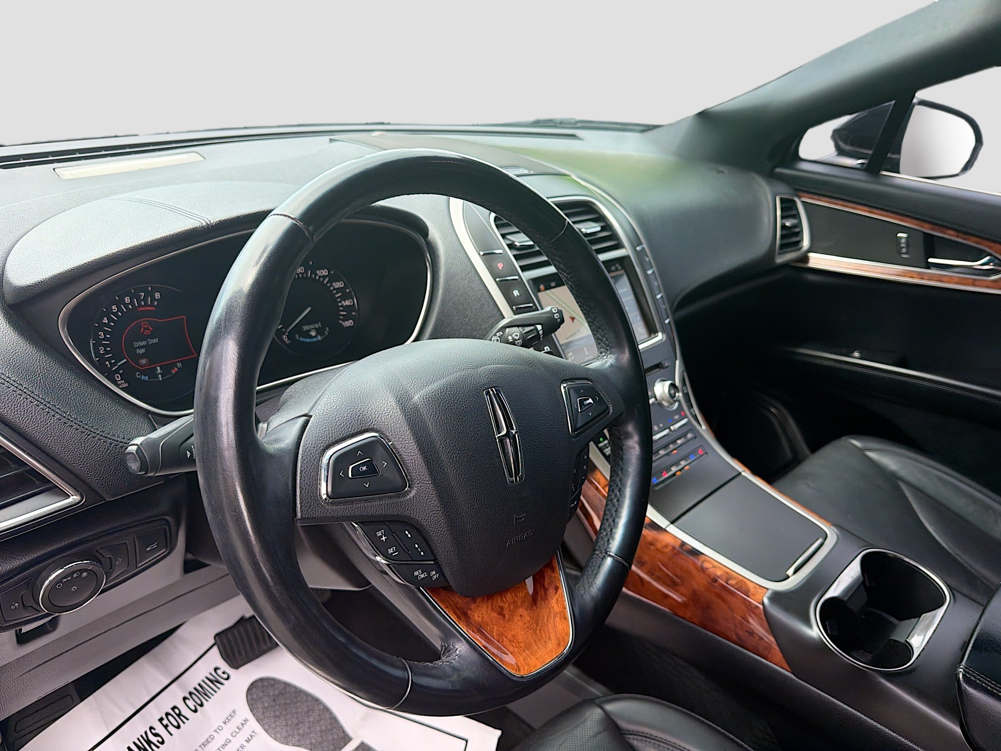 Used 2018 Lincoln MKX Reserve w/ Driver Assistance Package FWD image 9