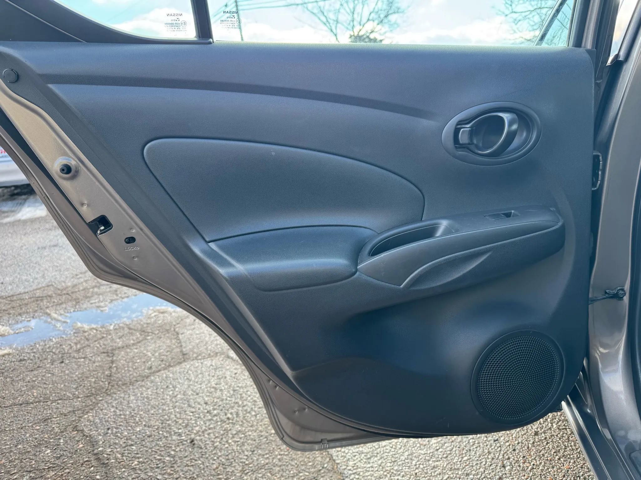 Used 2012 Nissan Versa SV w/ Convenience Pkg image 34