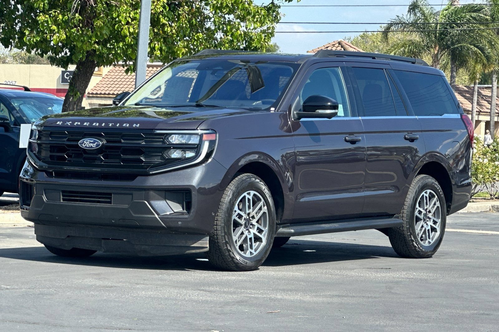 Used 2025 Ford Expedition Active AWD/4WD image 8