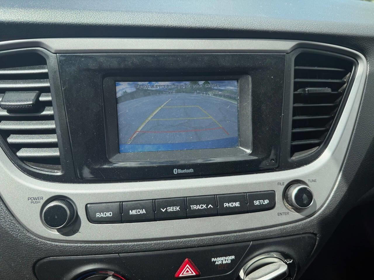 Used 2021 Hyundai Accent SE FWD image 12