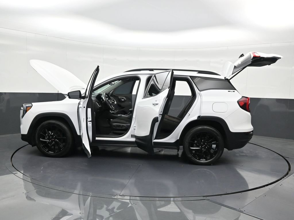 Used 2024 GMC Terrain SLE w/ Driver Convenience Package image 33