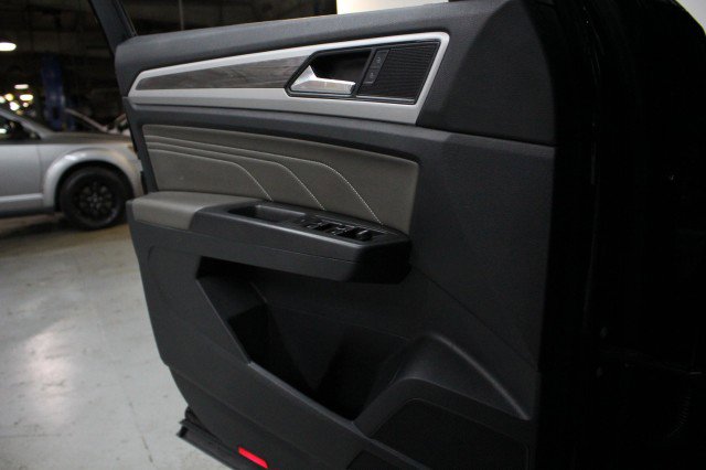 Used 2022 Volkswagen Atlas Cross Sport SE image 19