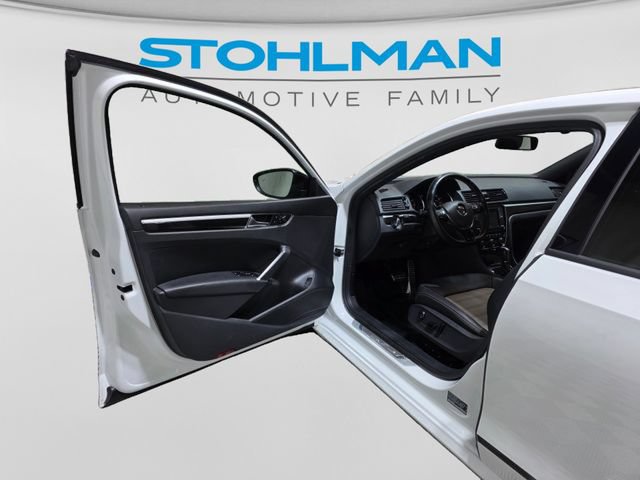 Used 2018 Volkswagen Passat 3.6 FWD image 12
