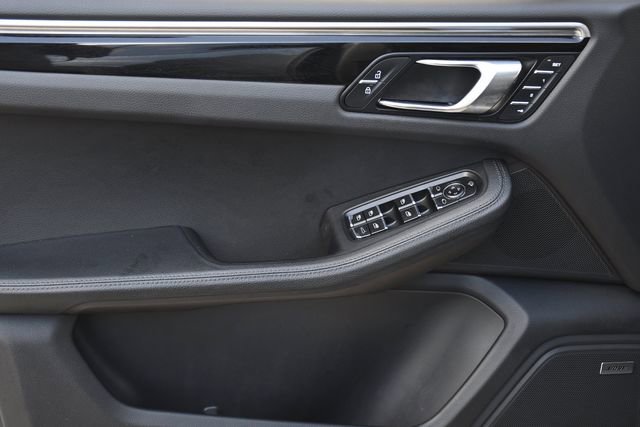 Used 2024 Porsche Macan w/ Premium Plus Package AWD/4WD image 25