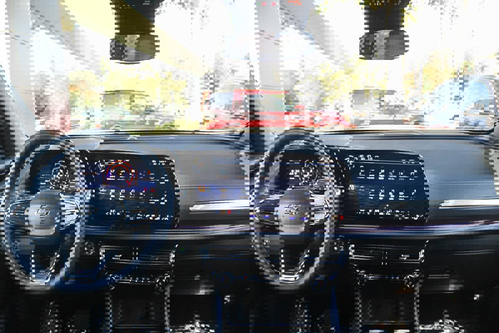 Used 2025 Chevrolet Traverse Z71 image 12