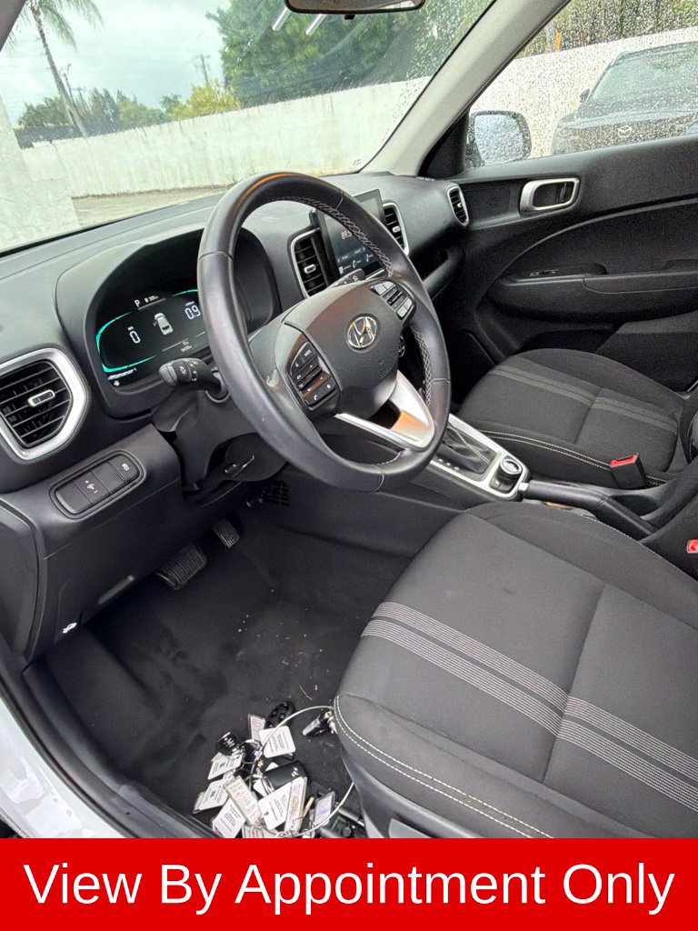 Used 2026 Hyundai Venue SEL FWD image 3