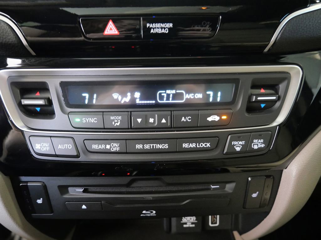 Used 2022 Honda Pilot Touring image 23